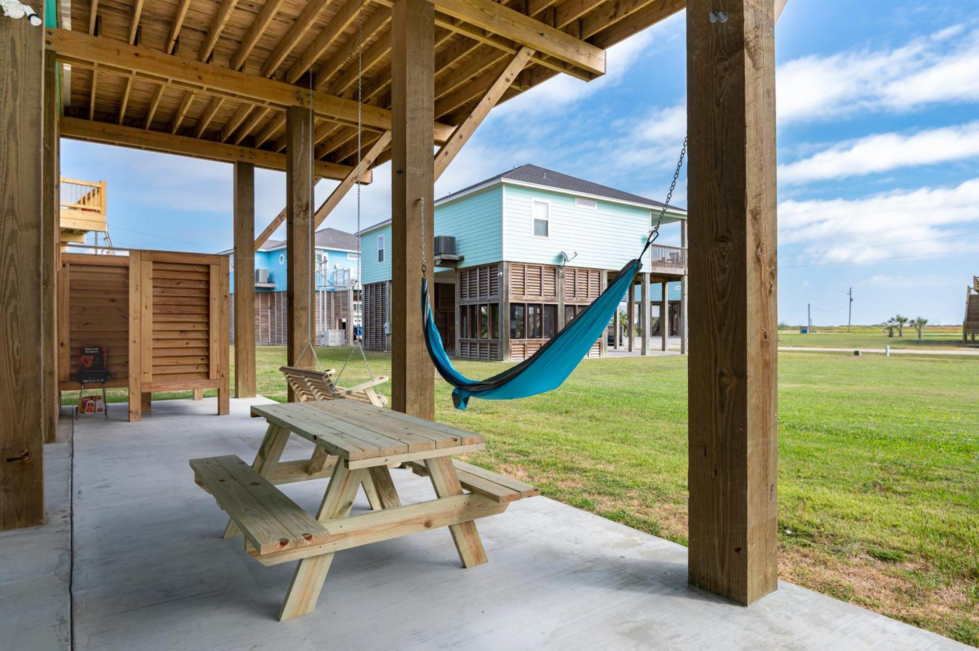 Stylish 4Br Crystal Beach Retreat Walk To Beach Bolivar Peninsula Buitenkant foto
